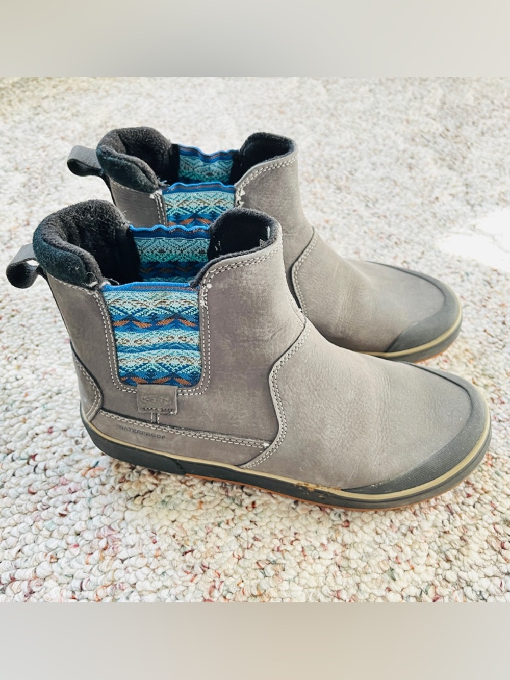 Keen Women’s Waterproof Short Casual Boots size 9